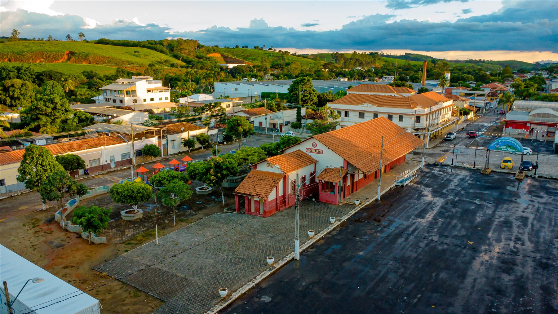Vista aérea da antiga Estação Ferroviária de São Geraldo