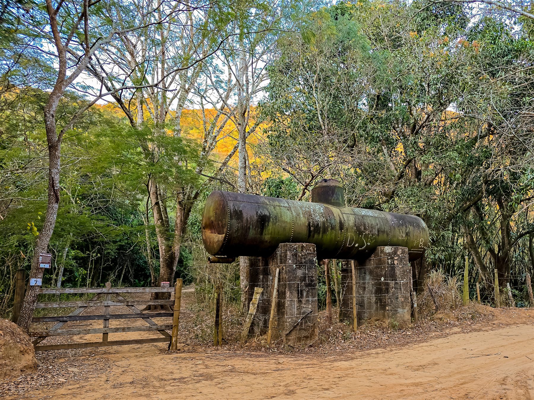 Antiga caixa d'água ferroviária