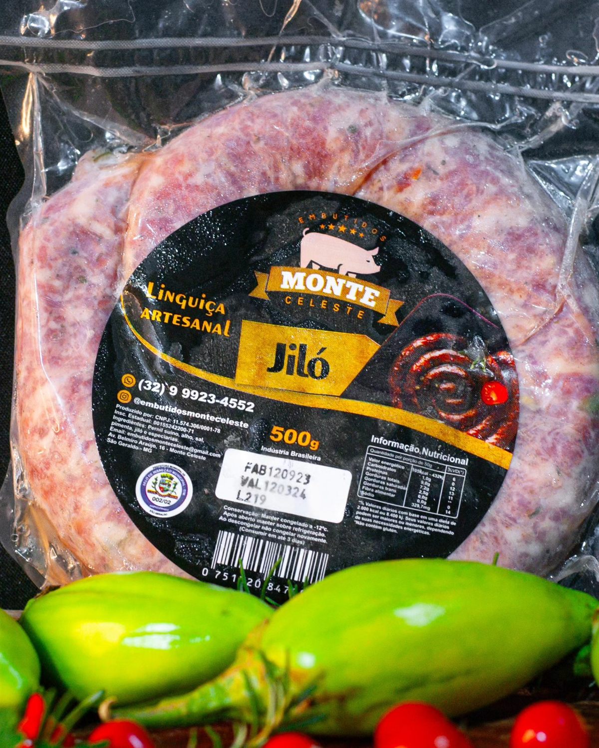 Linguiça artesanal Monte Celeste, sabor jiló, embalada