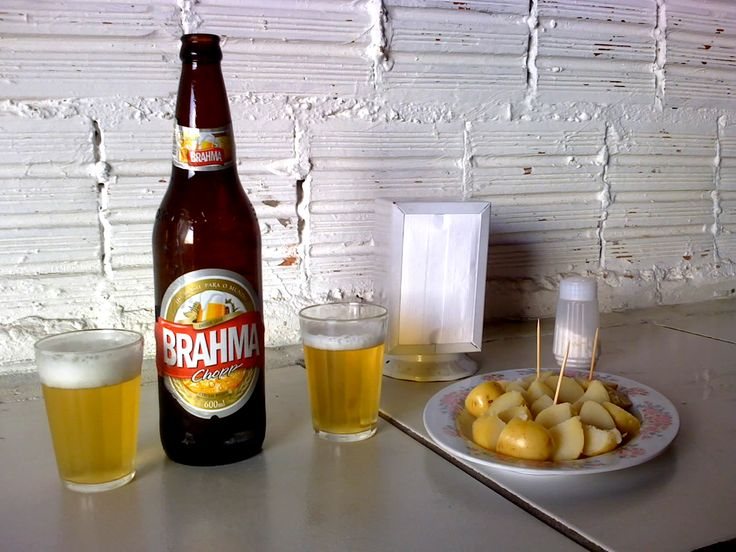 Cerveja gelada e petiscos no Bar do Hélio