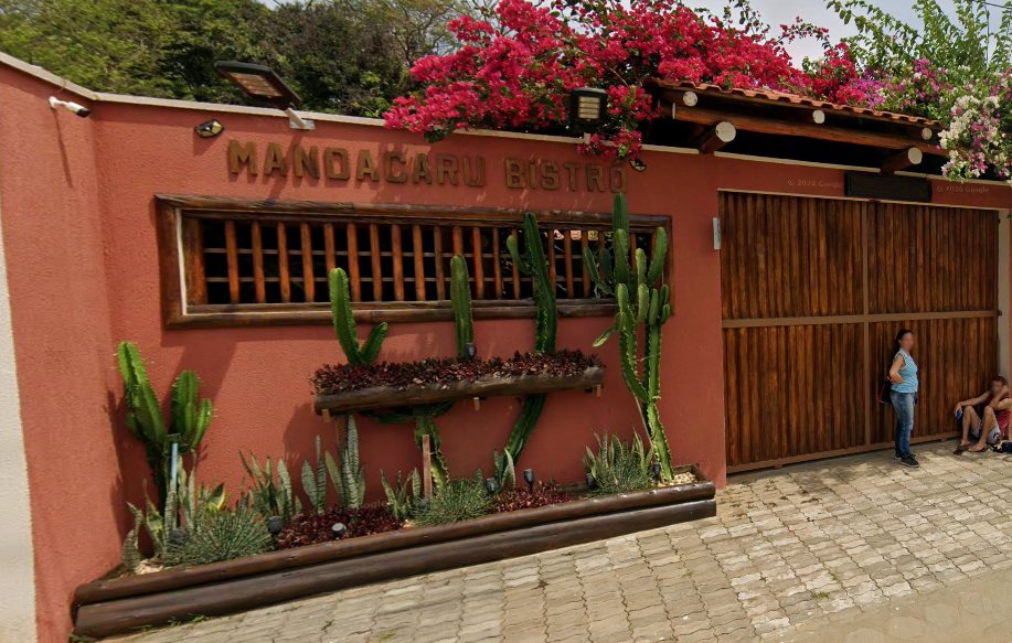 Fachada do Mandacaru Bistrô e Gastro Bar em São Geraldo